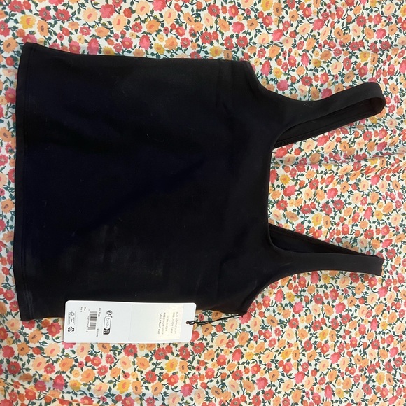 ALO Yoga Black SoftSculpt Precision Tank - Picture 3 of 6